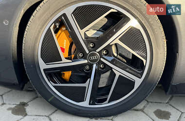 Купе Audi RS e-tron GT 2024 в 