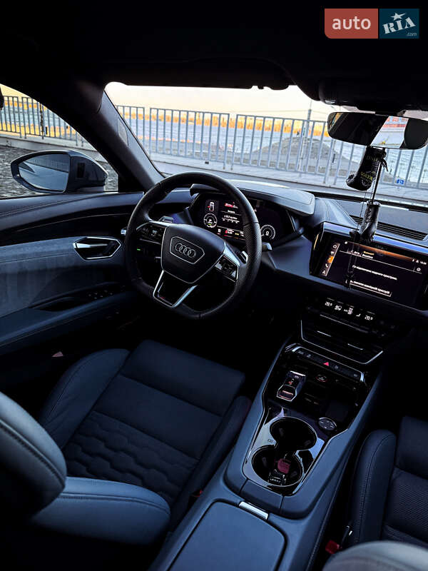 Купе Audi RS e-tron GT 2021 в Дніпрі