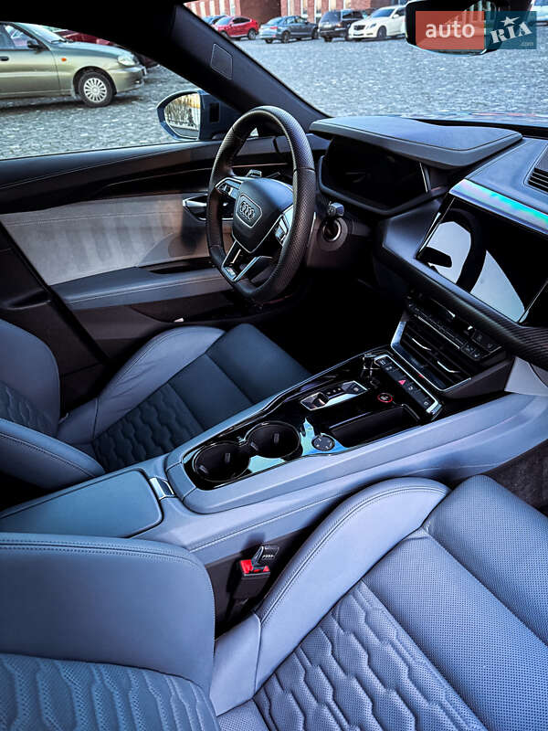 Купе Audi RS e-tron GT 2021 в Дніпрі