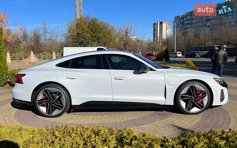 Купе Audi RS e-tron GT 2021 в Львові