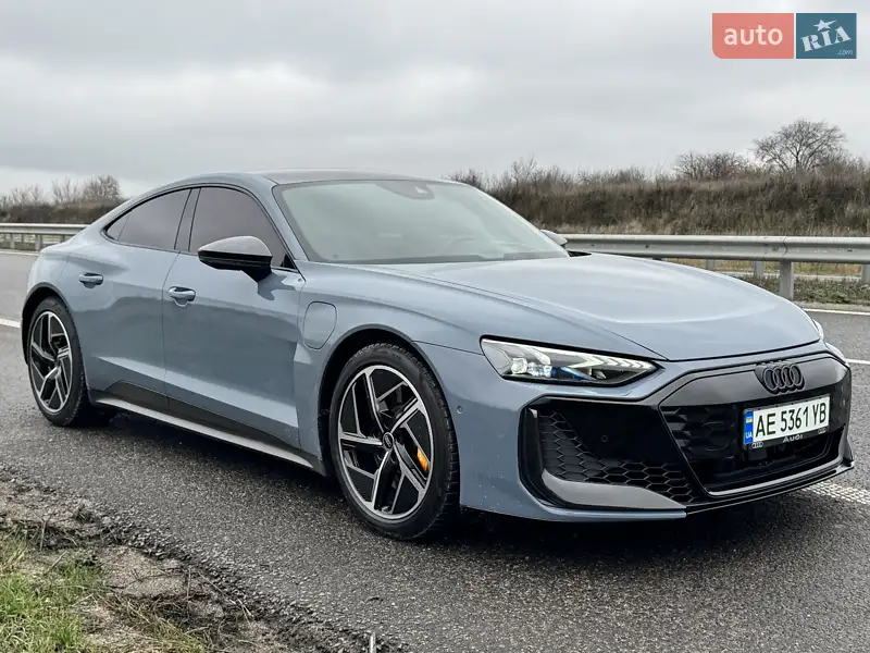 Audi RS e-tron GT 2024