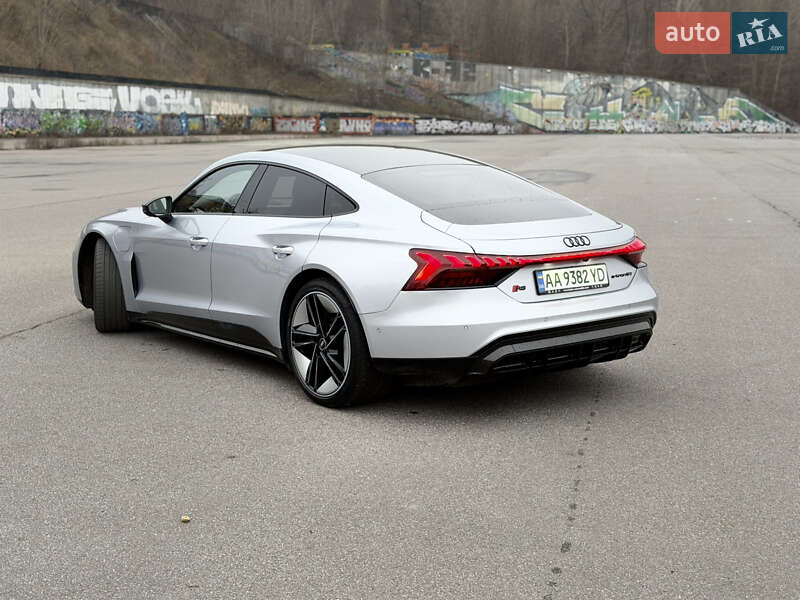 Купе Audi RS e-tron GT 2022 в Києві