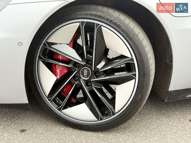 Купе Audi RS e-tron GT 2022 в Києві