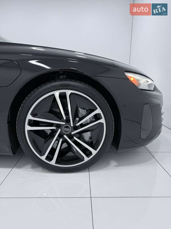 Купе Audi RS e-tron GT 2023 в Одесі