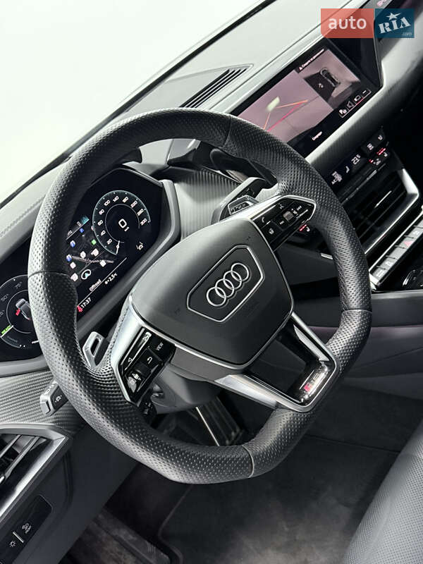 Купе Audi RS e-tron GT 2023 в Одесі