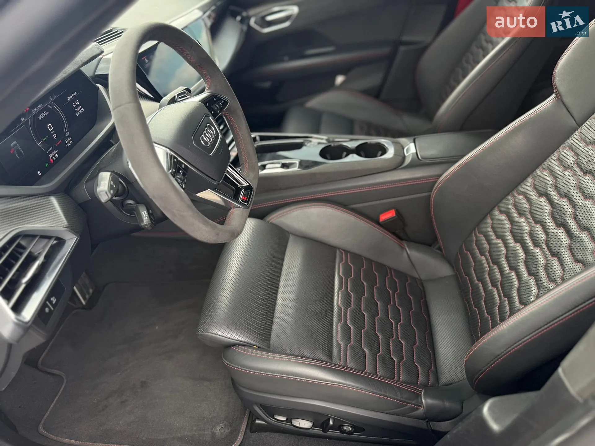 2021 Audi RS e-tron GT - мініатюра 35