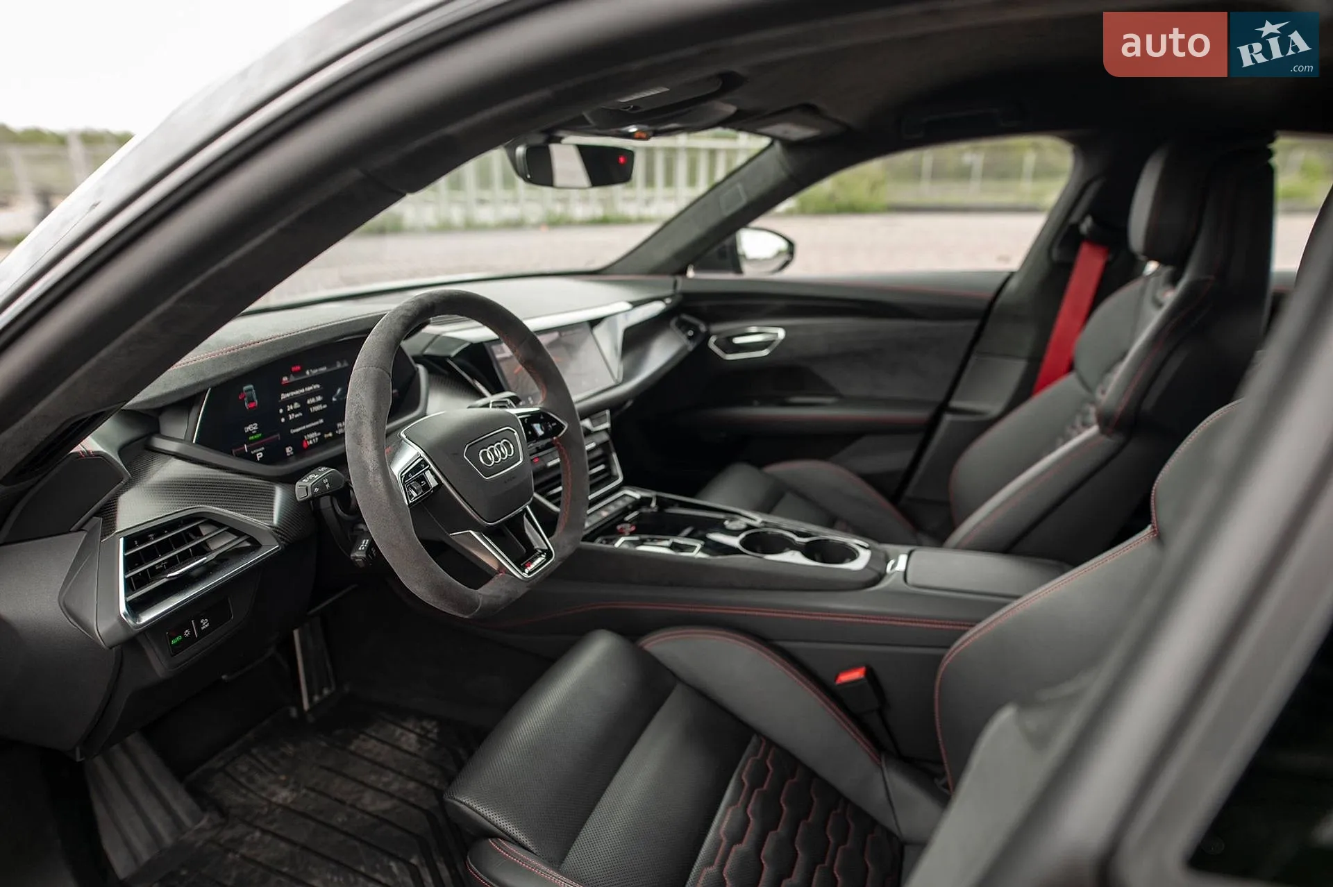 2022 Audi RS e-tron GT - мініатюра 33