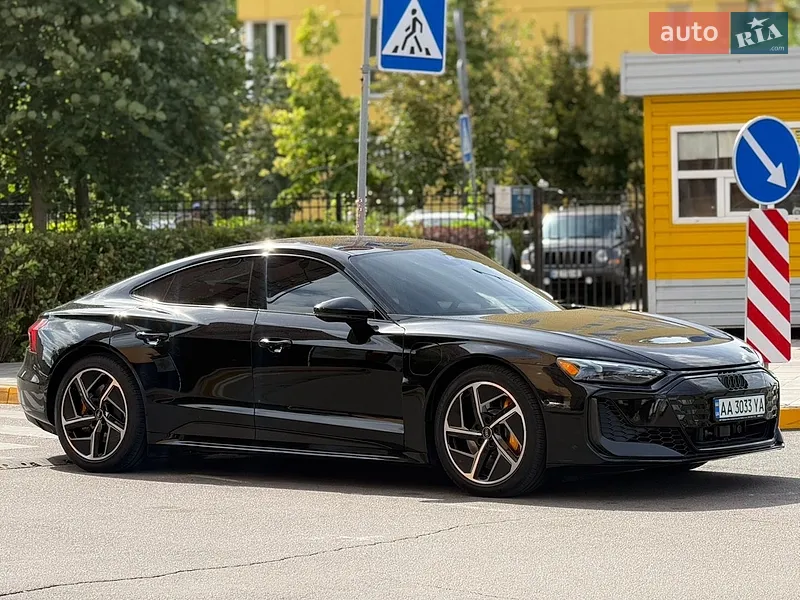 Audi RS e-tron GT 2024