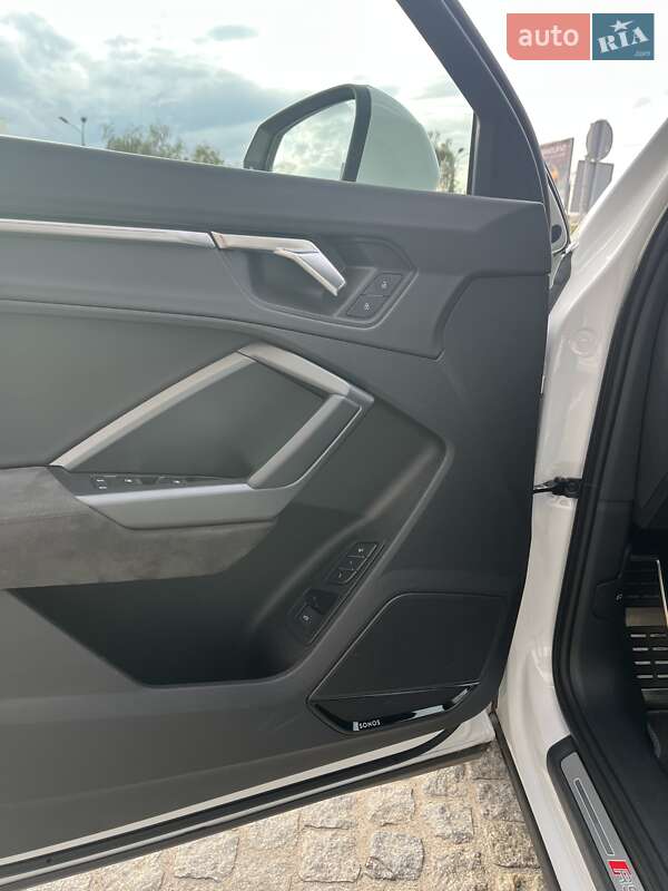 Внедорожник / Кроссовер Audi RS Q3 Sportback 2021 в Днепре