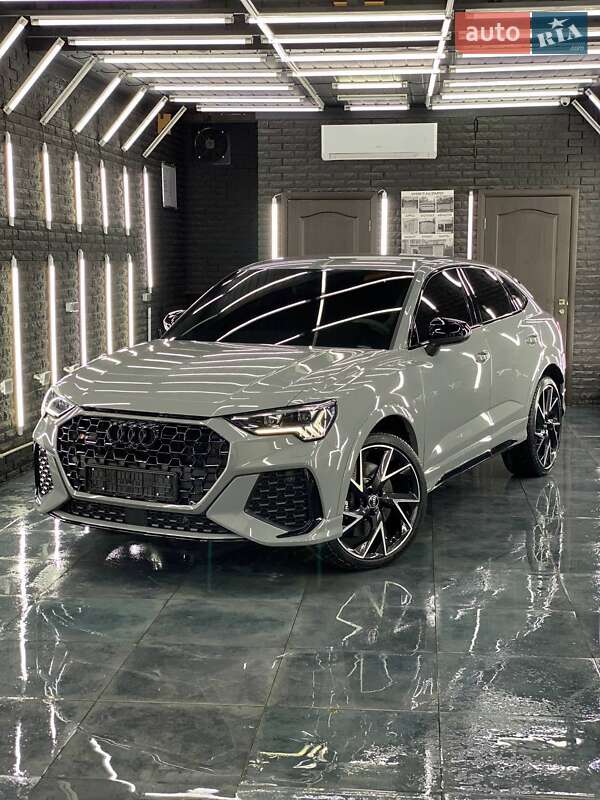 Внедорожник / Кроссовер Audi RS Q3 2021 в Киеве