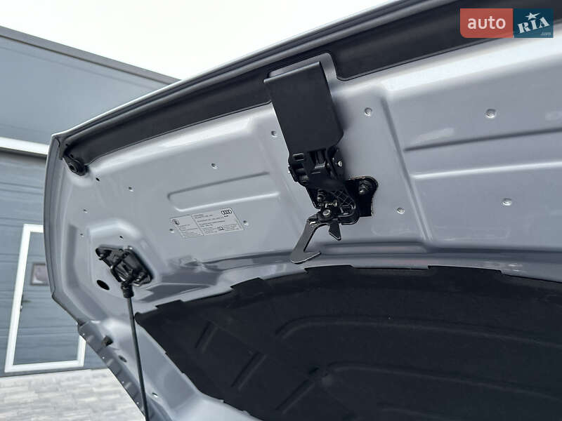 Внедорожник / Кроссовер Audi RS Q3 2016 в Луцке