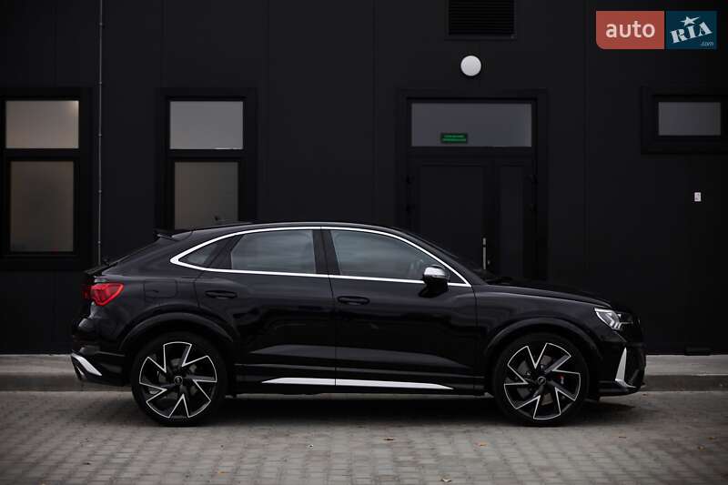 Позашляховик / Кросовер Audi RS Q3 2024 в Києві