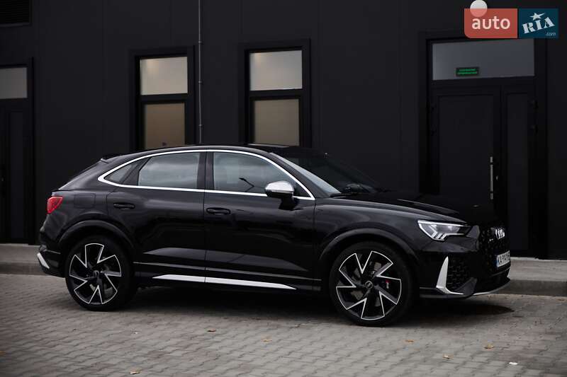 Позашляховик / Кросовер Audi RS Q3 2024 в Києві