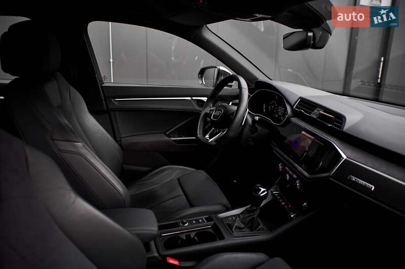 Позашляховик / Кросовер Audi RS Q3 2024 в Києві