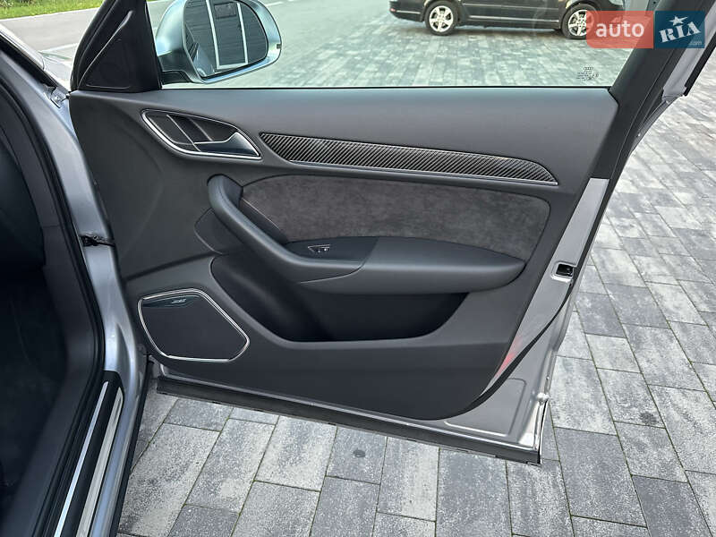 Внедорожник / Кроссовер Audi RS Q3 2016 в Луцке