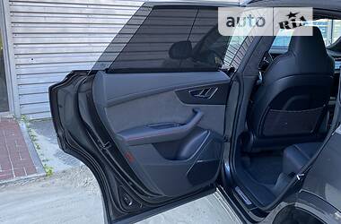 Внедорожник / Кроссовер Audi RS Q8 2021 в 