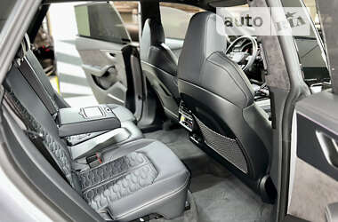 Внедорожник / Кроссовер Audi RS Q8 2022 в 
