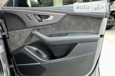 Внедорожник / Кроссовер Audi RS Q8 2022 в 