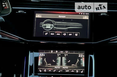 Внедорожник / Кроссовер Audi RS Q8 2021 в 