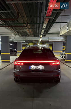 Позашляховик / Кросовер Audi RS Q8 2020 в 