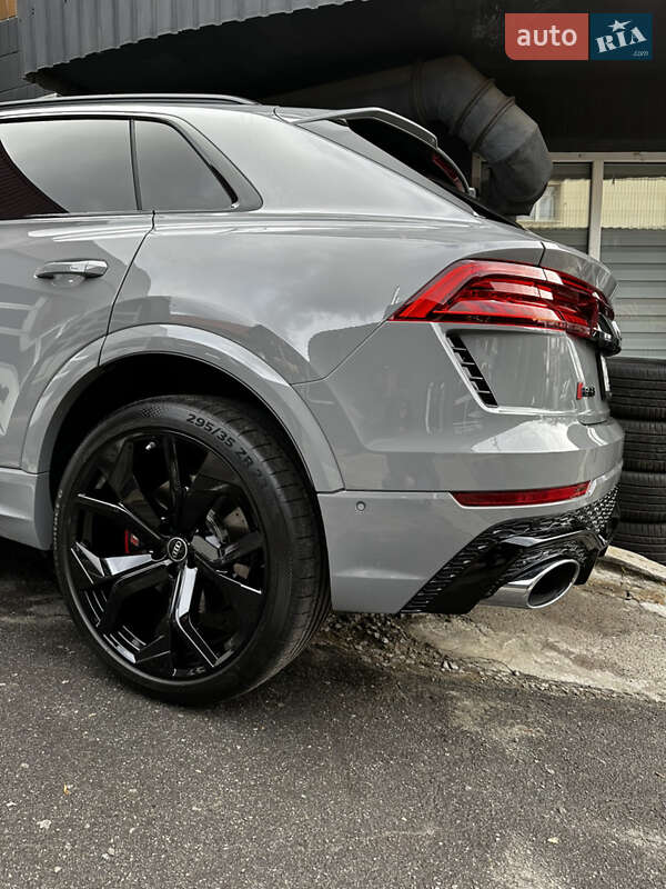 Внедорожник / Кроссовер Audi RS Q8 2023 в 