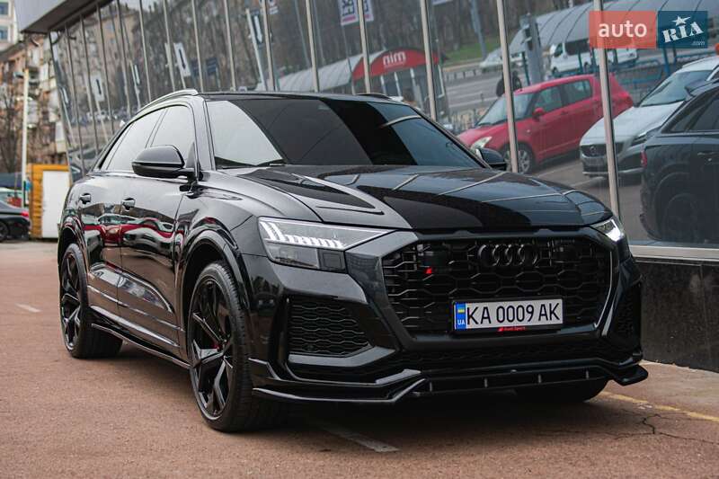 Внедорожник / Кроссовер Audi RS Q8 2023 в 