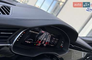 Внедорожник / Кроссовер Audi RS Q8 2025 в 