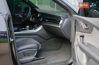 Внедорожник / Кроссовер Audi RS Q8 2023 в 