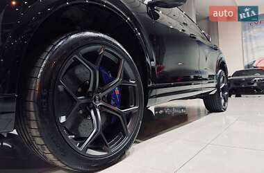 Внедорожник / Кроссовер Audi RS Q8 2024 в 