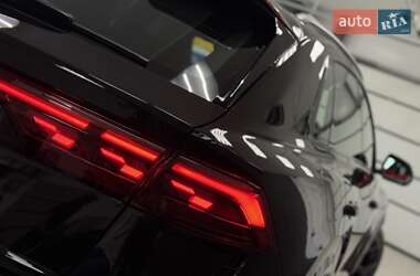 Позашляховик / Кросовер Audi RS Q8 2025 в 