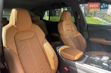 Позашляховик / Кросовер Audi RS Q8 2020 в 