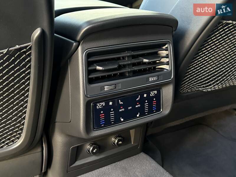 Позашляховик / Кросовер Audi RS Q8 2023 в Києві фото 48 Позашляховик / Кросовер Audi RS Q8 2023 в Києві