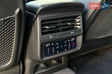 Внедорожник / Кроссовер Audi RS Q8 2023 в 