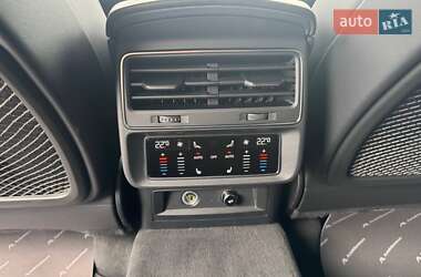 Внедорожник / Кроссовер Audi RS Q8 2020 в 