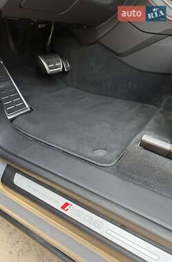 Внедорожник / Кроссовер Audi RS Q8 2022 в 