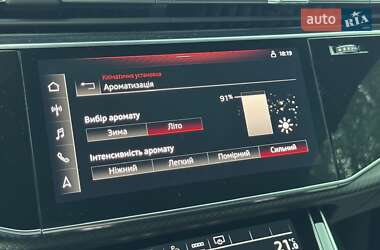 Внедорожник / Кроссовер Audi RS Q8 2021 в 