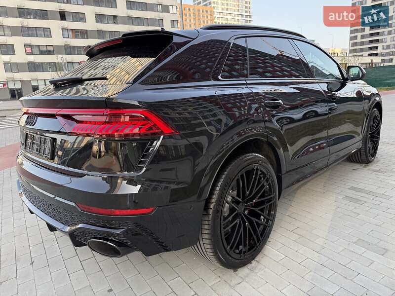 Внедорожник / Кроссовер Audi RS Q8 2024 в Киеве