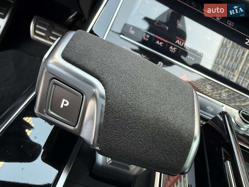 Внедорожник / Кроссовер Audi RS Q8 2024 в Киеве