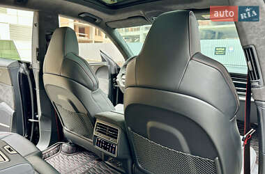 Внедорожник / Кроссовер Audi RS Q8 2020 в 