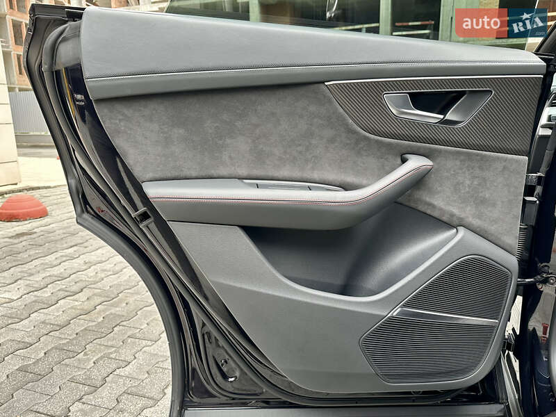 Позашляховик / Кросовер Audi RS Q8 2020 в Києві