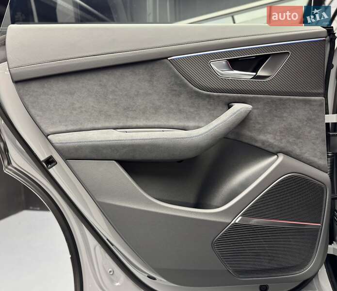 Внедорожник / Кроссовер Audi RS Q8 2025 в Киеве
