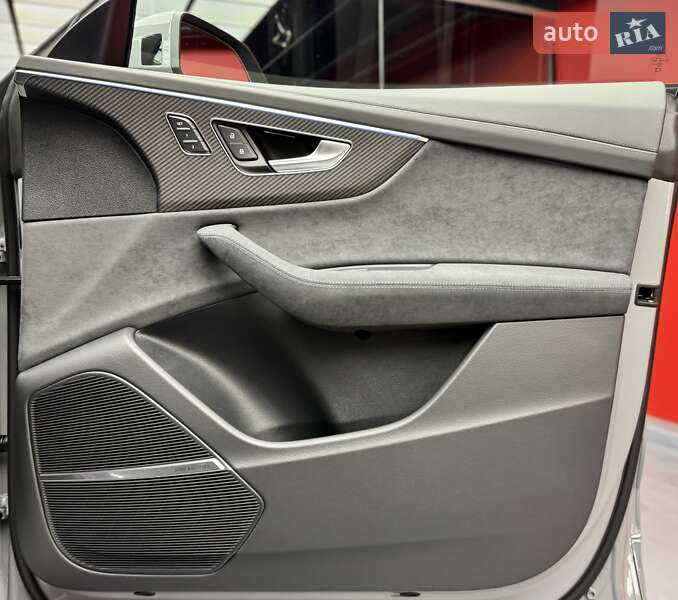 Внедорожник / Кроссовер Audi RS Q8 2025 в Киеве