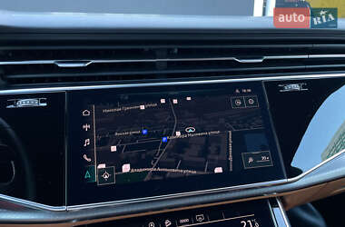 Внедорожник / Кроссовер Audi RS Q8 2020 в 