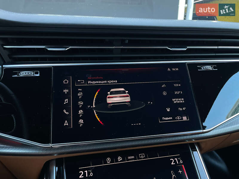 Внедорожник / Кроссовер Audi RS Q8 2020 в Киеве