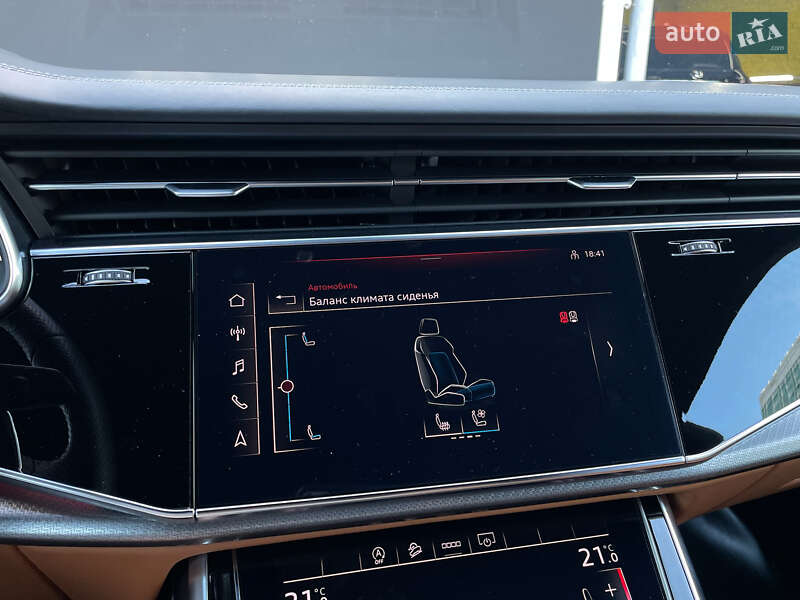 Внедорожник / Кроссовер Audi RS Q8 2020 в Киеве