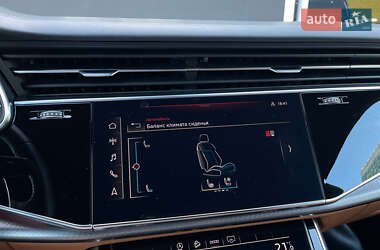 Внедорожник / Кроссовер Audi RS Q8 2020 в 