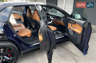 Внедорожник / Кроссовер Audi RS Q8 2020 в 