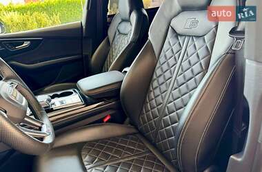 Внедорожник / Кроссовер Audi RS Q8 2021 в 