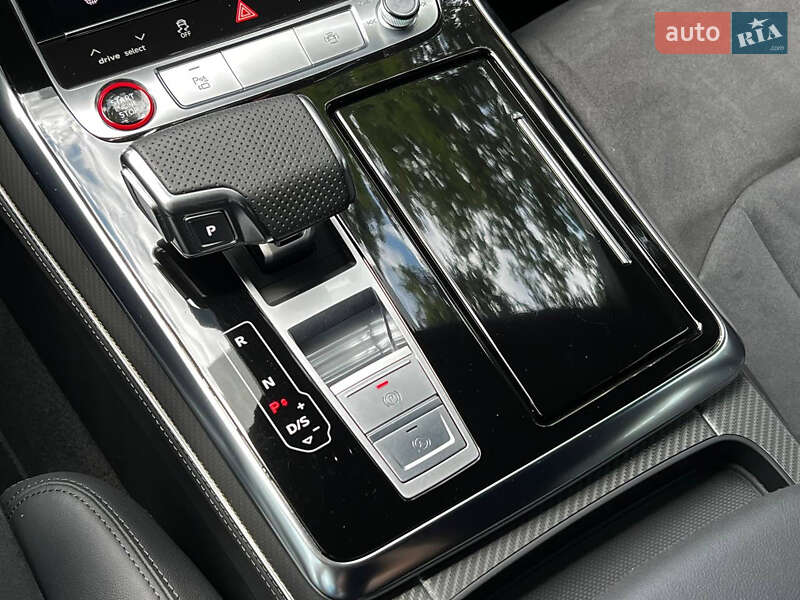 Внедорожник / Кроссовер Audi RS Q8 2023 в Киеве