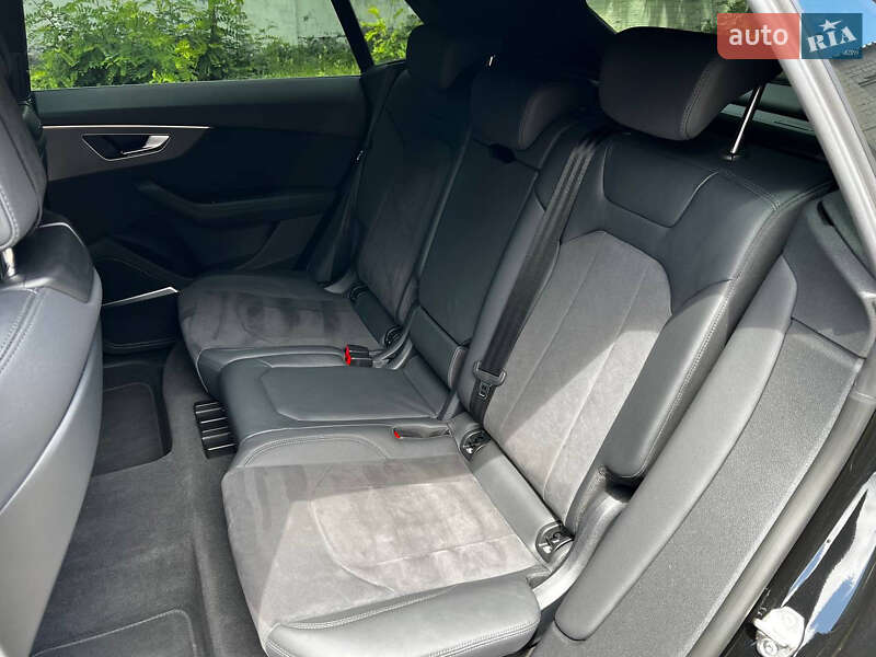 Внедорожник / Кроссовер Audi RS Q8 2023 в Киеве
